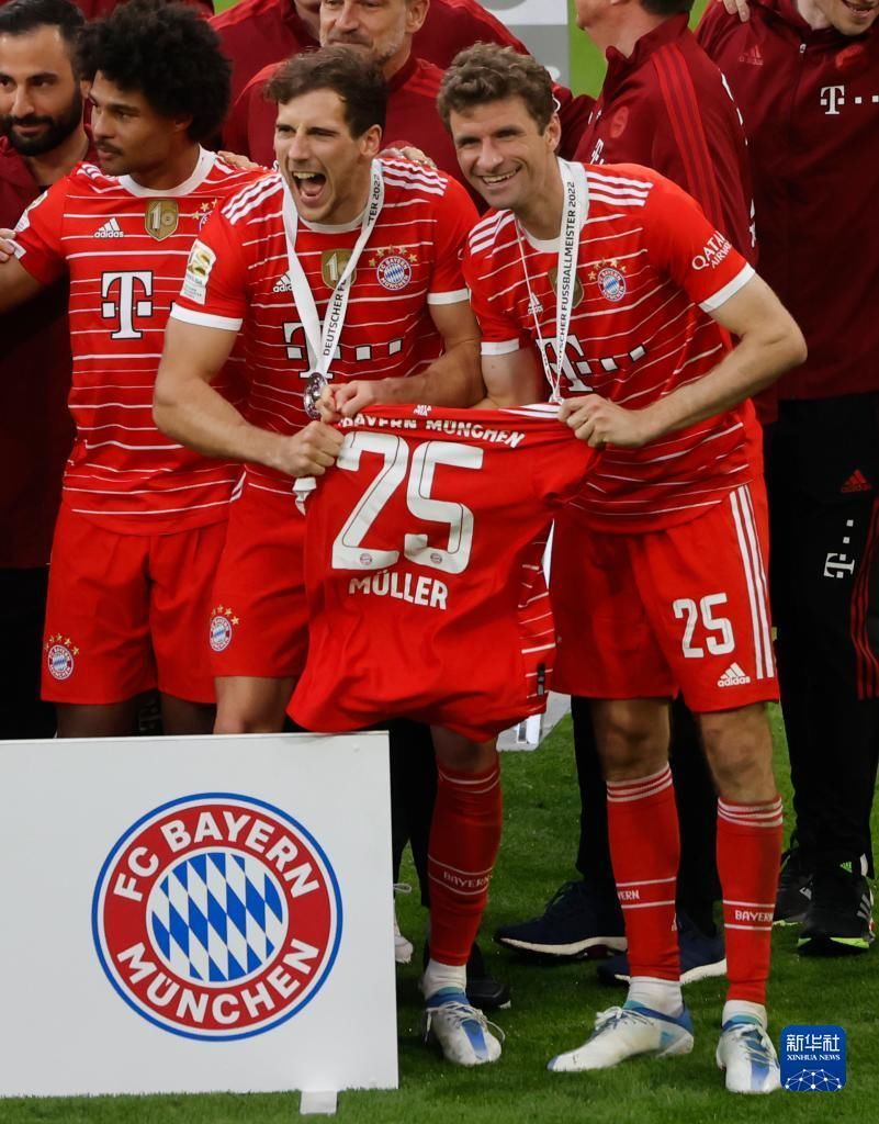 并通过观看 并通过观看