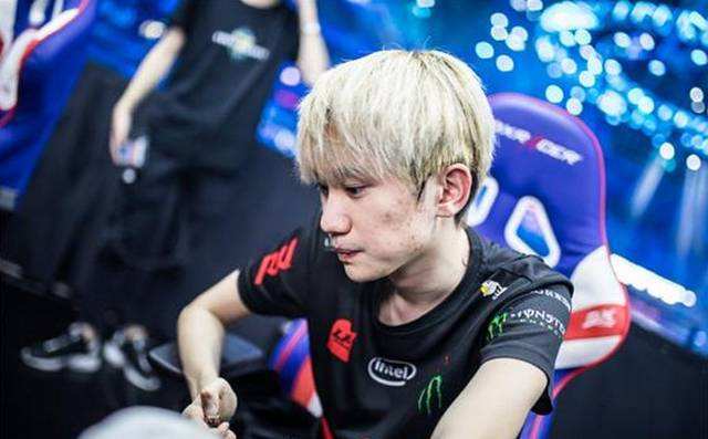 特蒙德签下 特蒙德签下